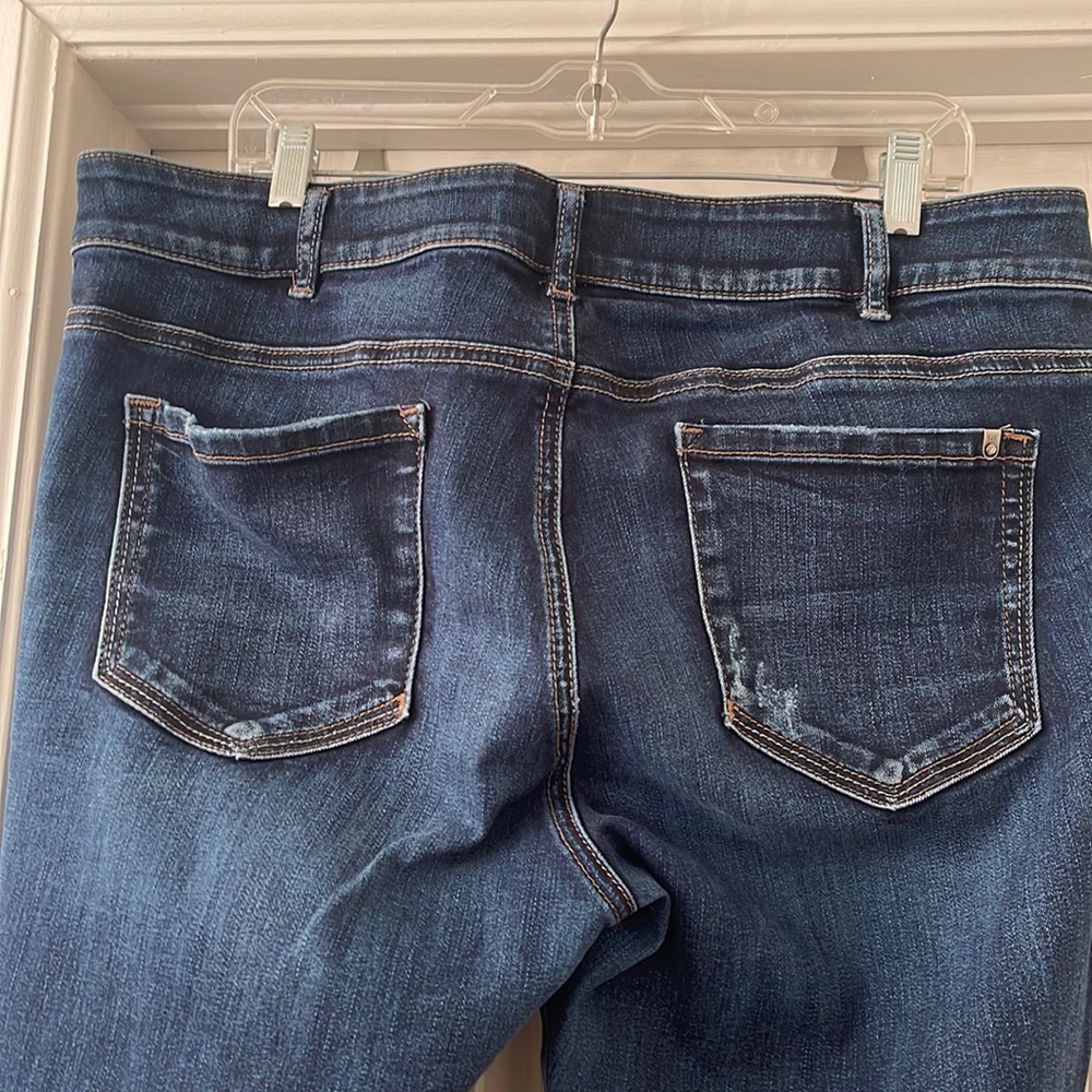 Silver Elyse slim Boot jeans.  Size 16x31